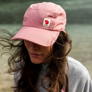 Fjallraven High Coast Wind Cap, Dusty Rose 5-Panel Hat